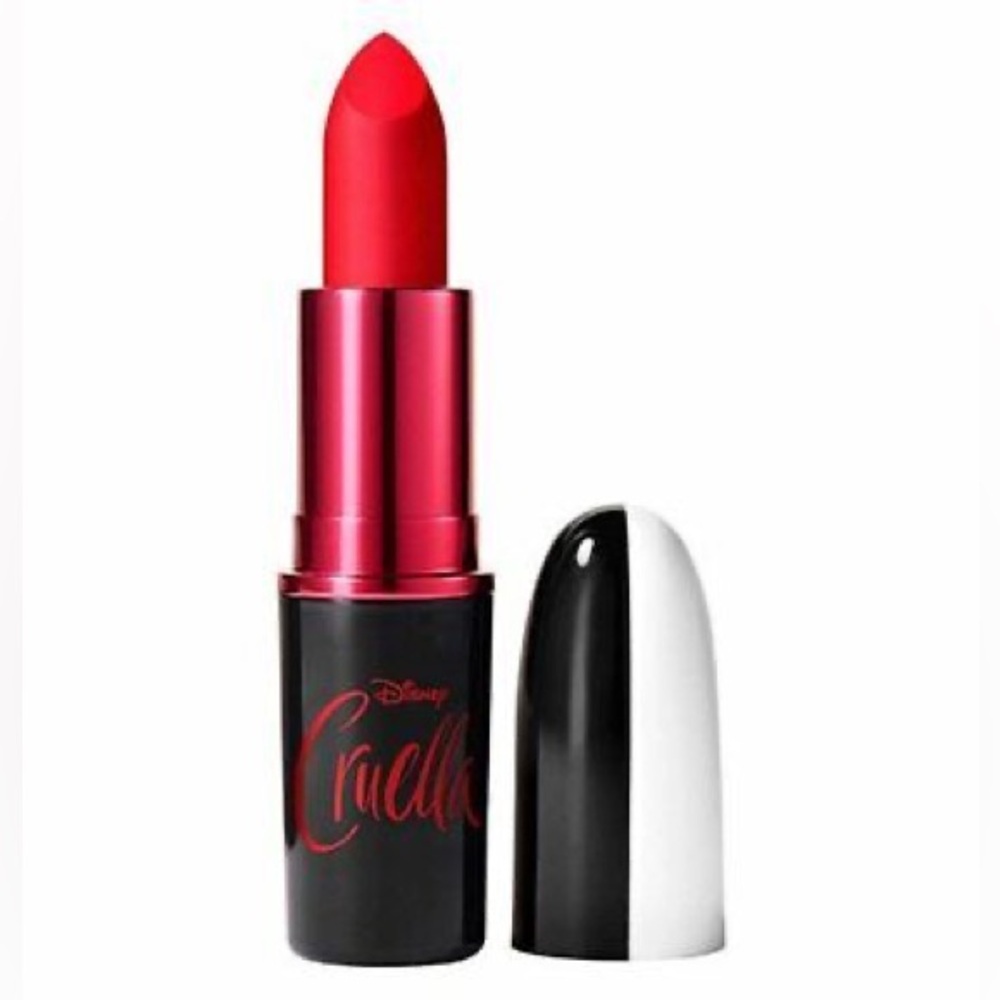 MAC LIPSTICK CRUELLA β DE VIL IN THE DETAILSβ